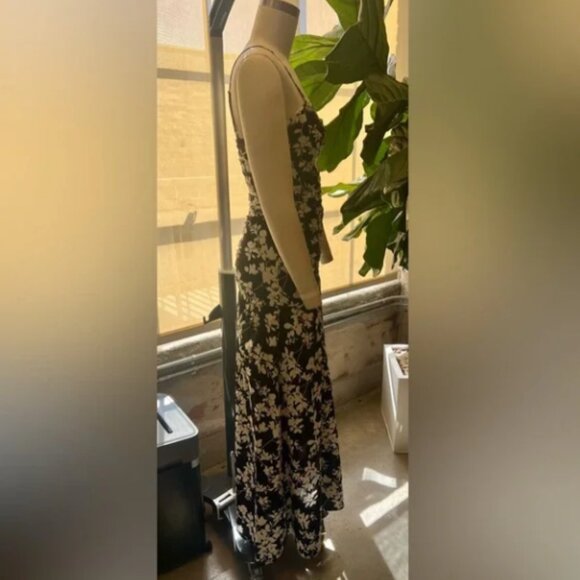 Showpo Mikaela Ruched Front Maxi Dress with Cut Out in Black Floral - Picture 4 of 5